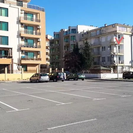 кънтри-лариса Apartman *