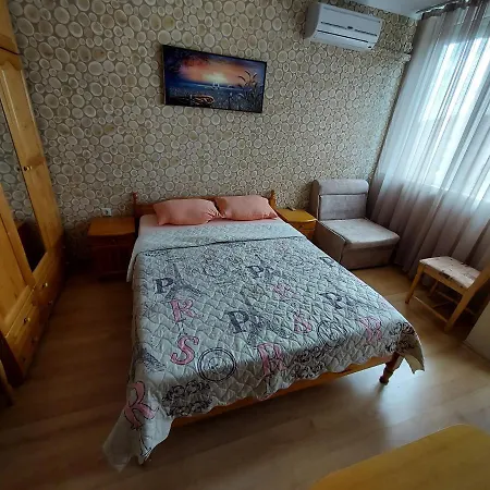 кънтри-лариса Apartman *